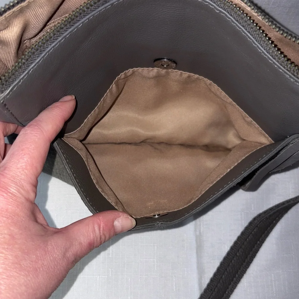 The Sak Grey Leather/Suede Shoulder/Crossbody Bag NWOT - Picture 6 of 9